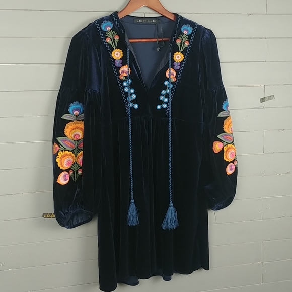 Zara Tasseled Tie Embroidered velvet dress - Picture 2 of 7